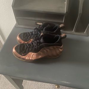 Excellent condition foam posites. Size 8 men